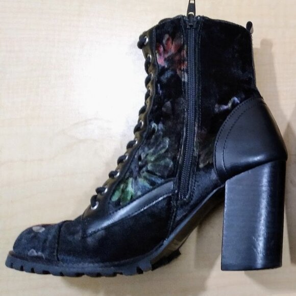 AMANDA WMS 7.5 Black Floral Zip Up Ankle Boots - Picture 11 of 17